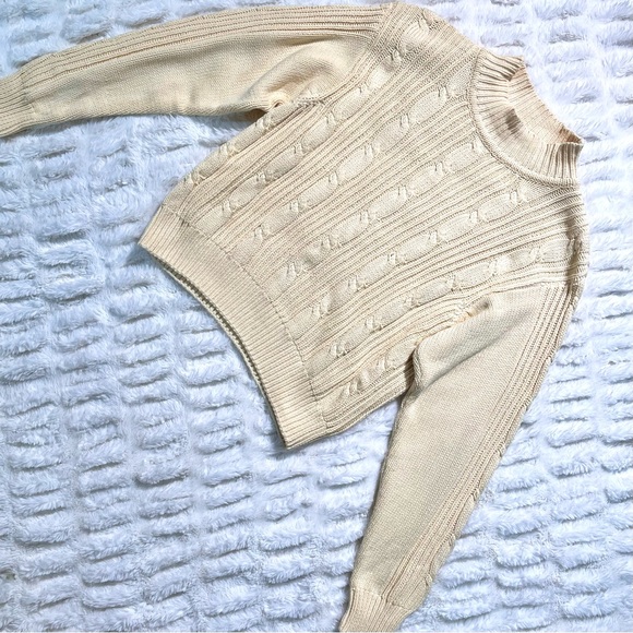 Vintage Liz Claiborne Buttercream Yellow Cableknit Sweater - Picture 2 of 8